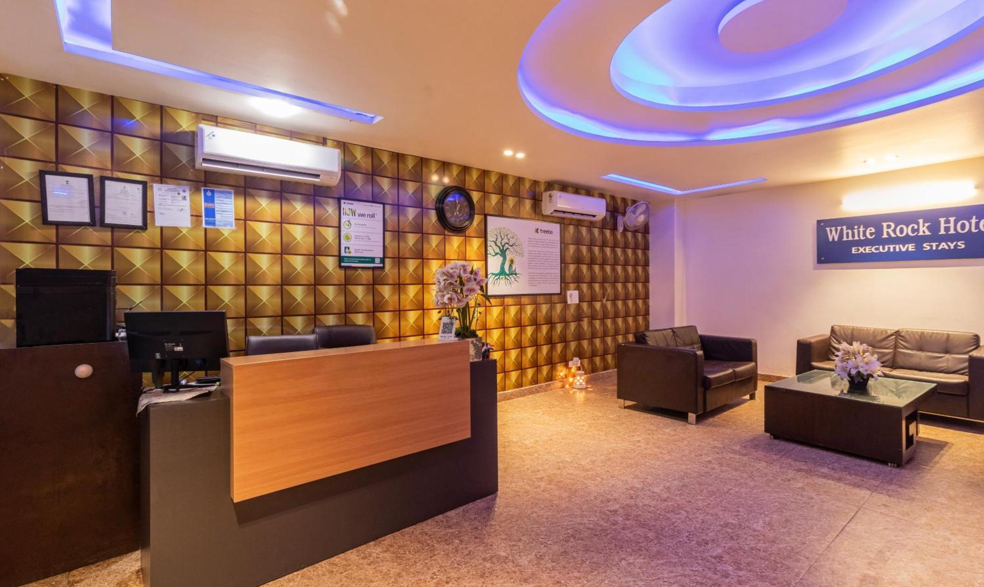 Treebo White Rock, Sohna Road Otel Gurgaon Dış mekan fotoğraf